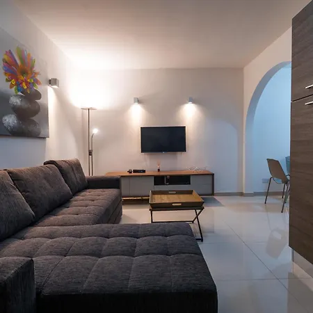Sh6a - 2 Bedroom In Qawra Apartment St. Paul's Bay